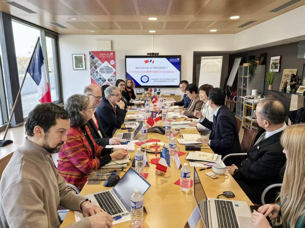 09d275dde4910731e0ab26b6fce8c49c_75217.j