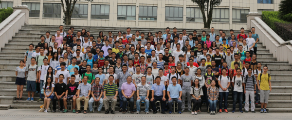 参加2016“高教社”杯全国大学生数学建模竞赛的我校学子及部分教练.png