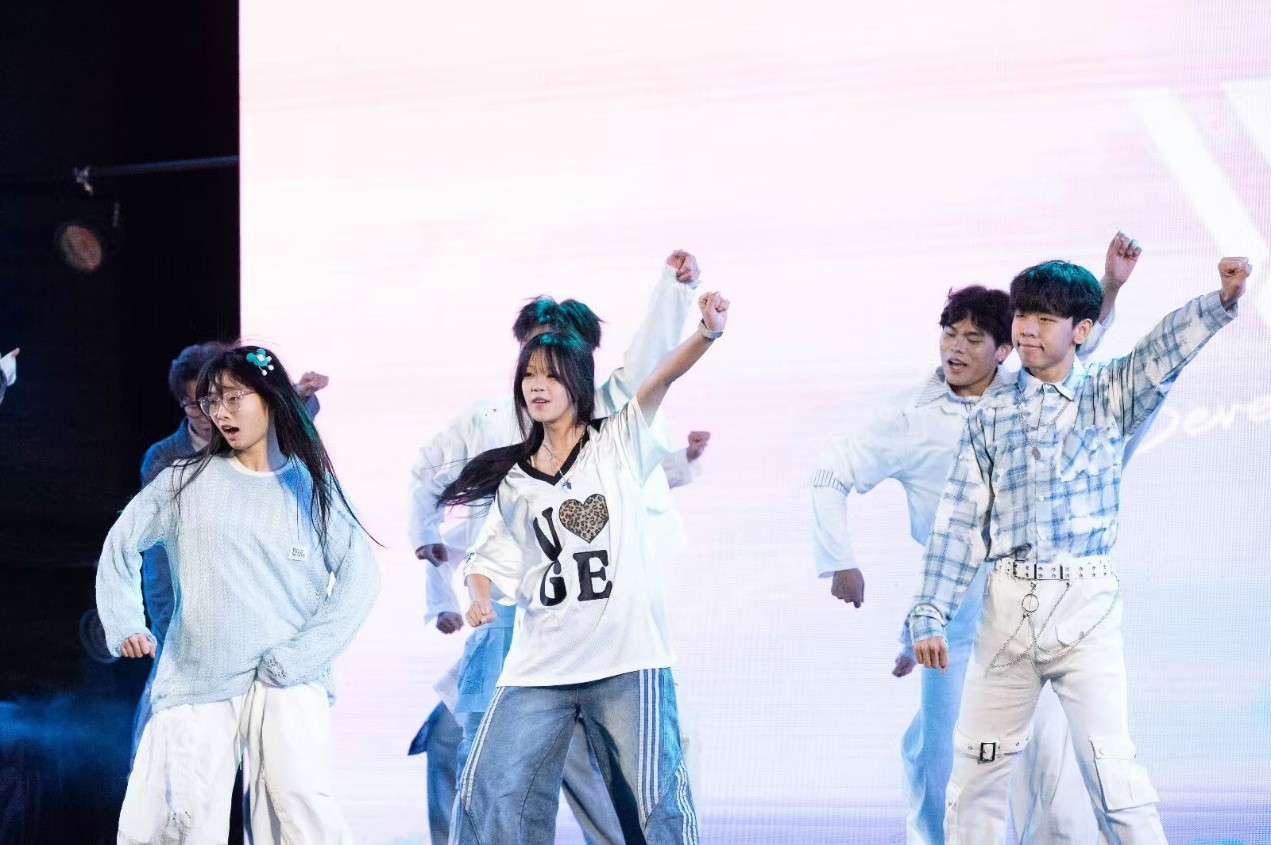 92fa39a087046490c97da2e804758da5_54ecf.j