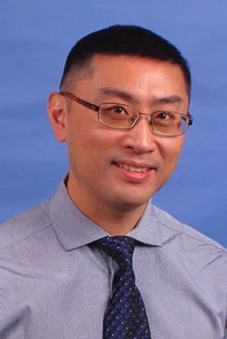王曾晖.jpg