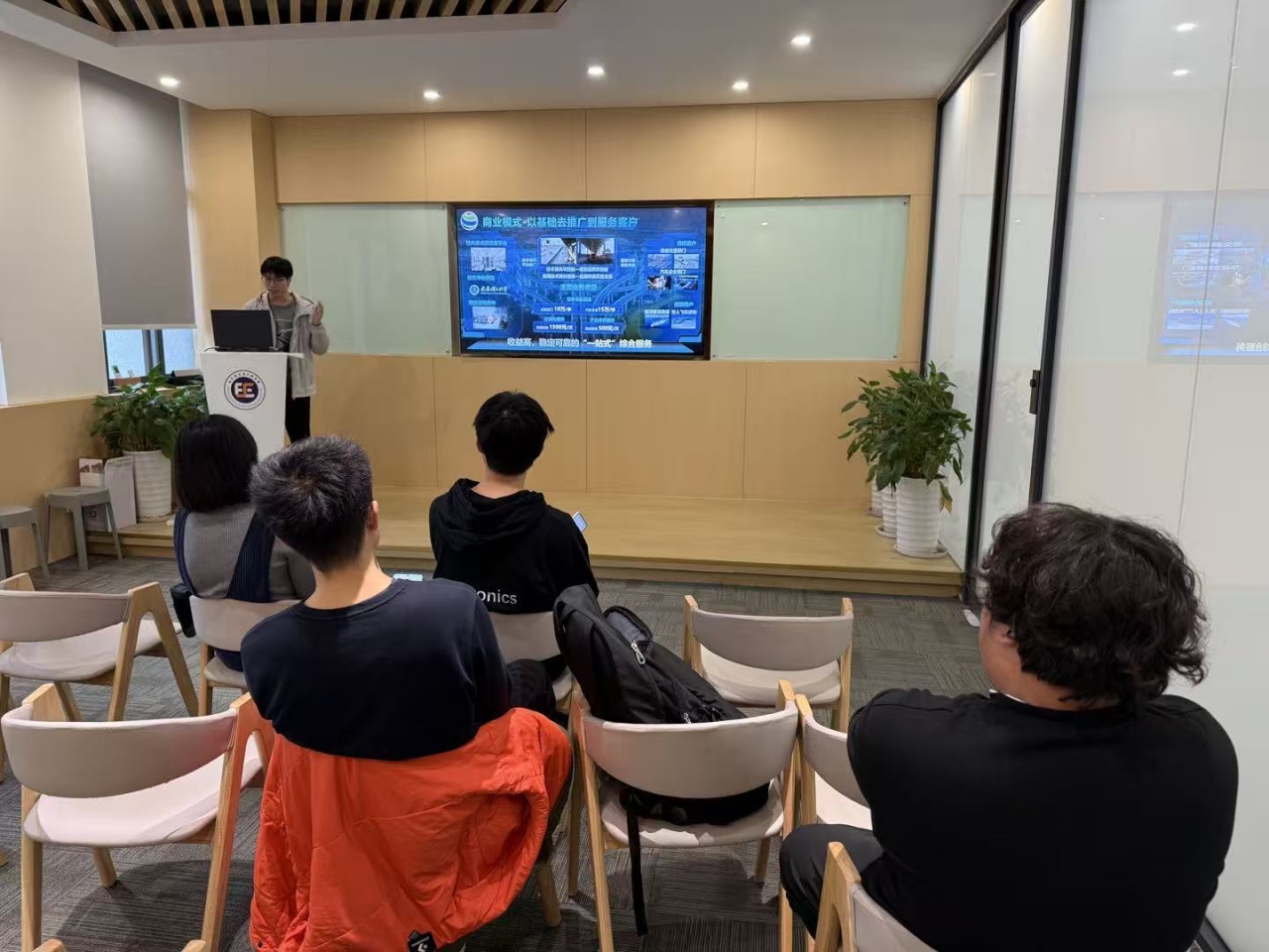 c1b6bd64e25066944da69d7795bfc4a8_6af56.j