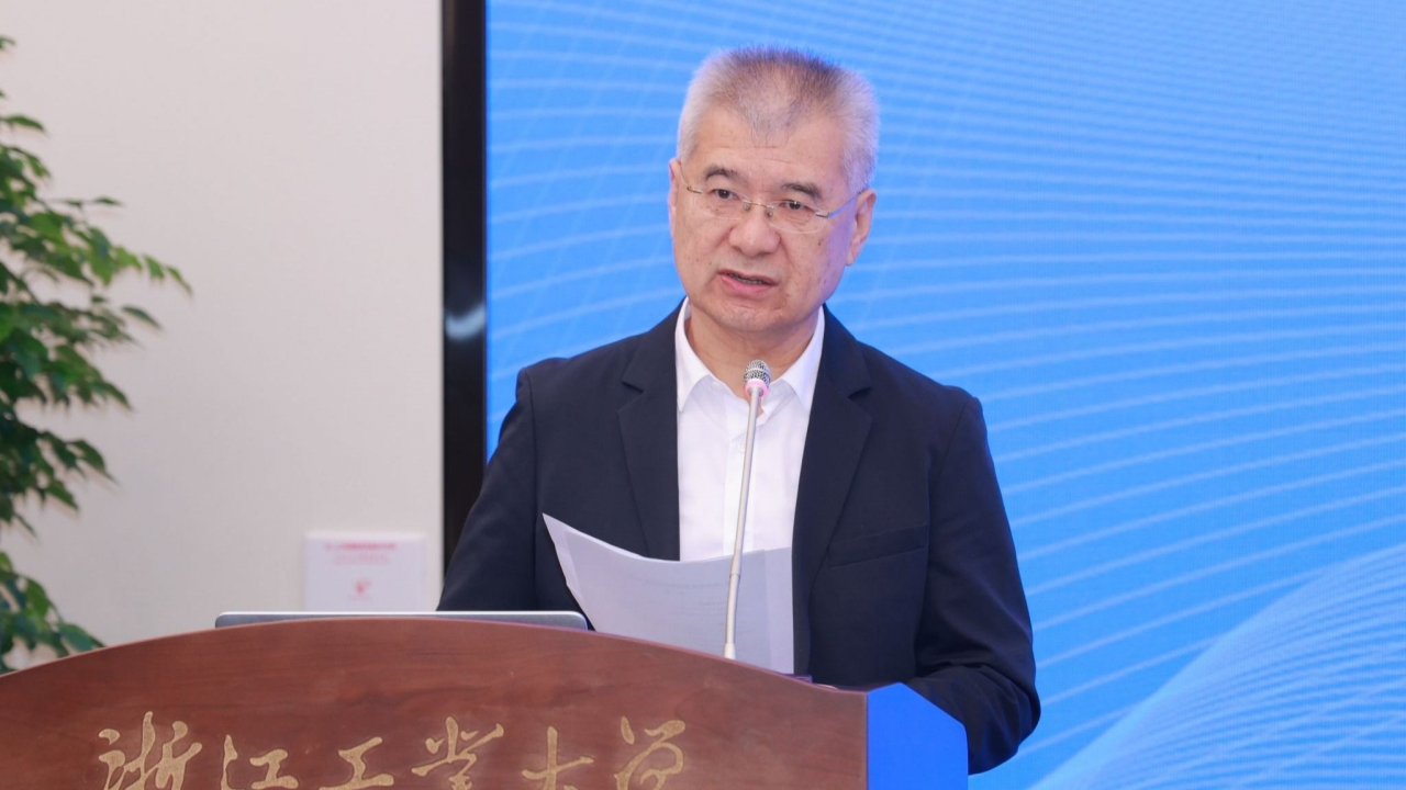 8B05502A41BC489DD9468D024F2_78DE4EFE_2AE