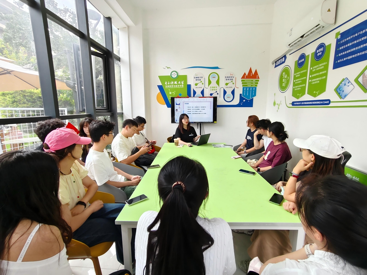 dcd44abec26abe50f0676ef9565bc87e_a938b.j