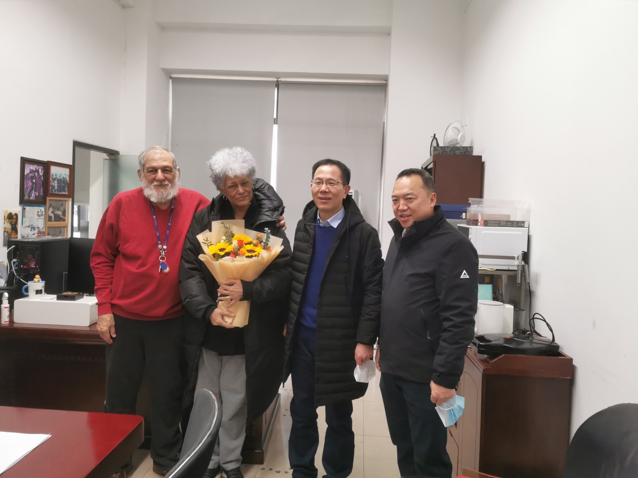 小胡校-生命-Pedro-Maria-李文远书记.jpg