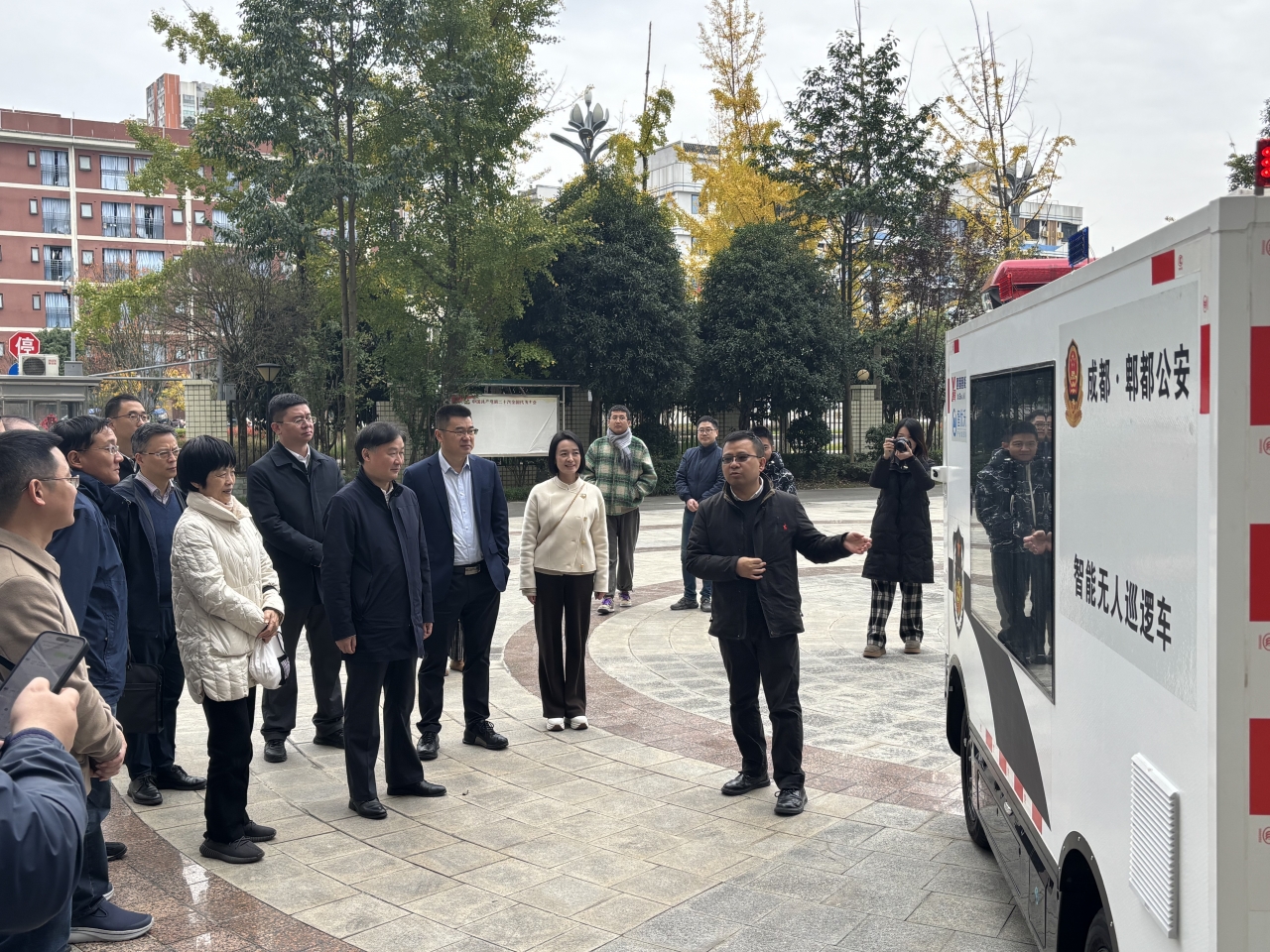 ec5103a3e77f0a915b2044cd8871ce32_d4f4b.j