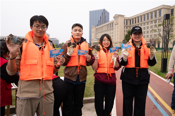 f1d39ce4e516be7db9d464d663561d70_c54cf.j