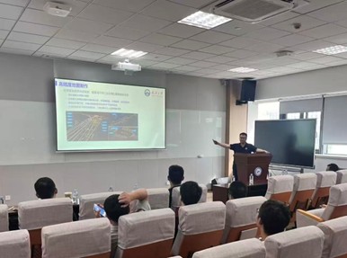 武汉大学杨志坚教授和中国科学院数学与系统科学研究院刘歆研究员做客学者论坛